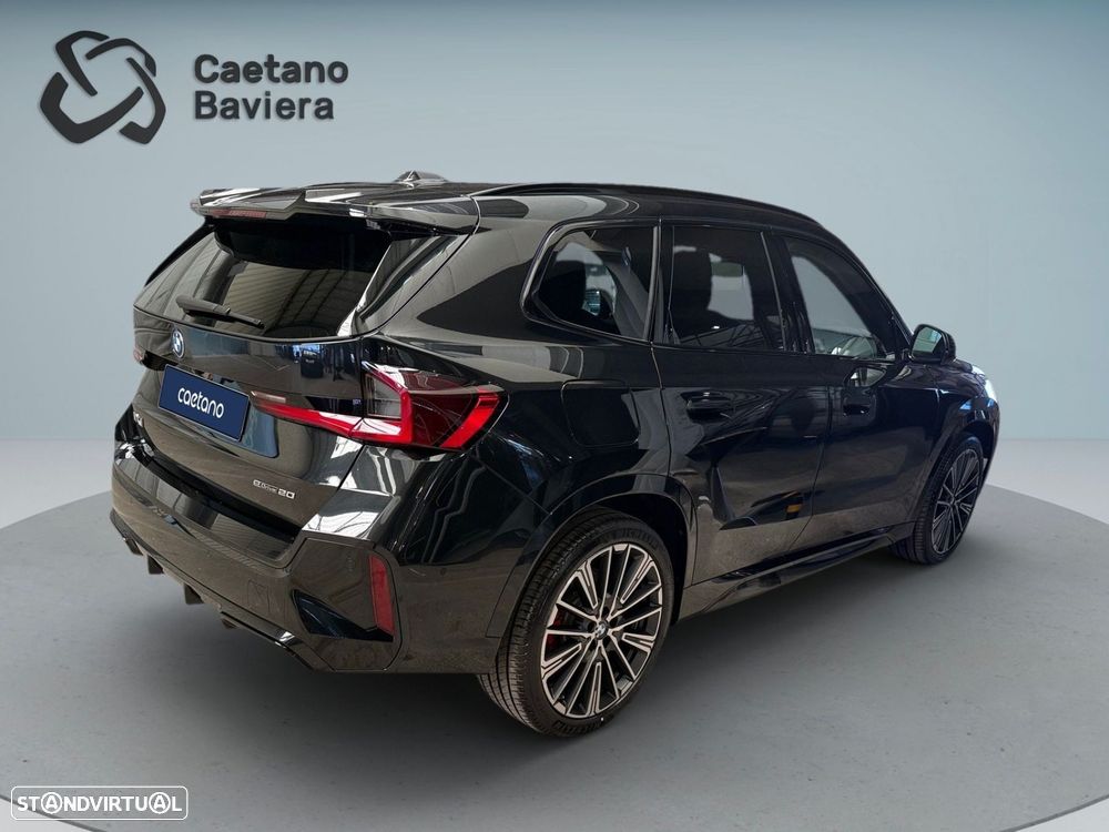 BMW iX1 eDrive20 Pack Desportivo M Pro - 12