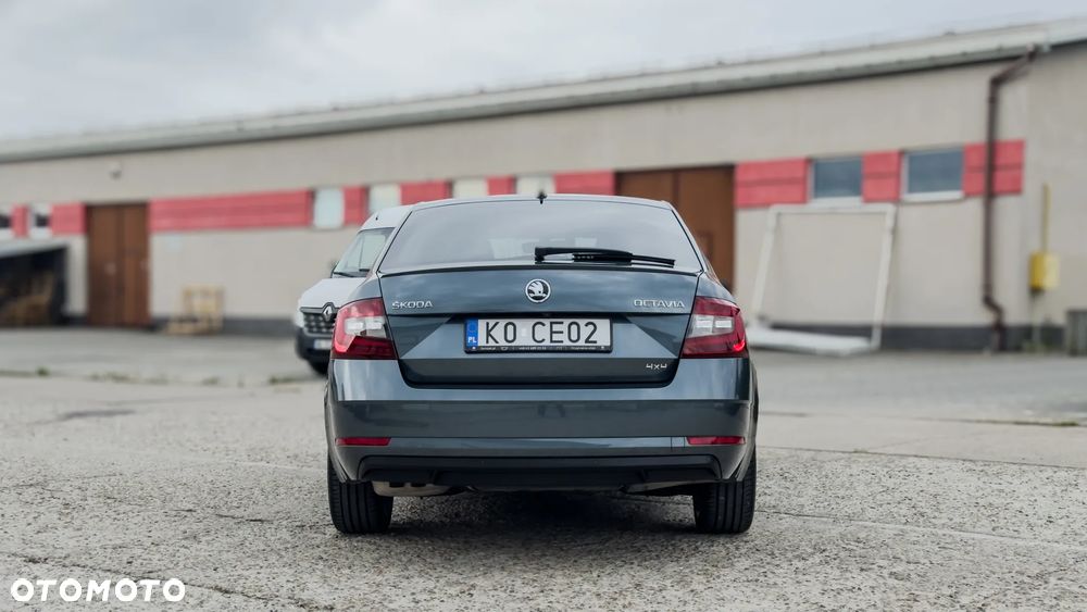 Skoda Octavia 2.0 TDI 4x4 L&K DSG - 15