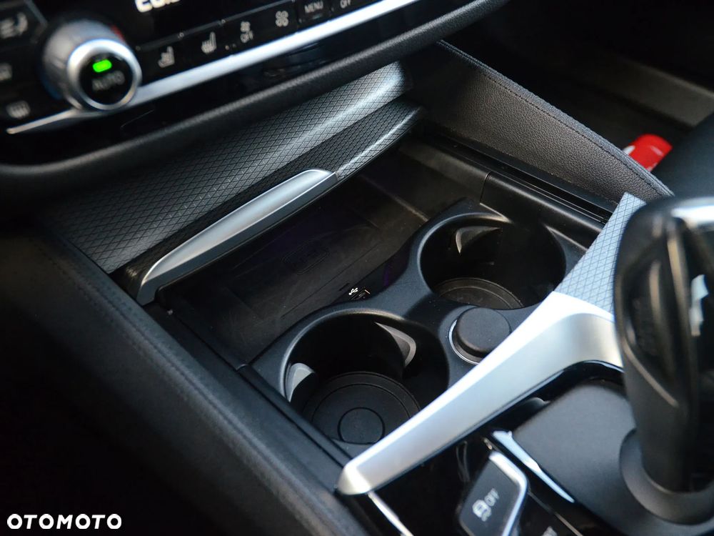 BMW Seria 5 530i GPF xDrive M Sport sport - 27