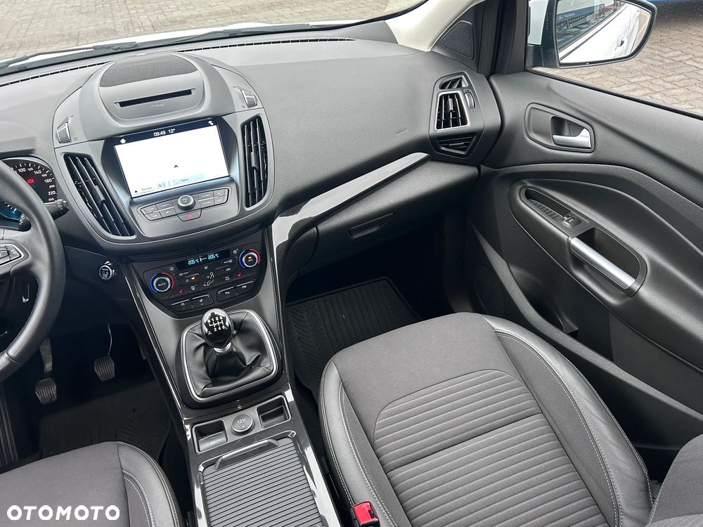 Ford Kuga 2.0 TDCi FWD Titanium - 24