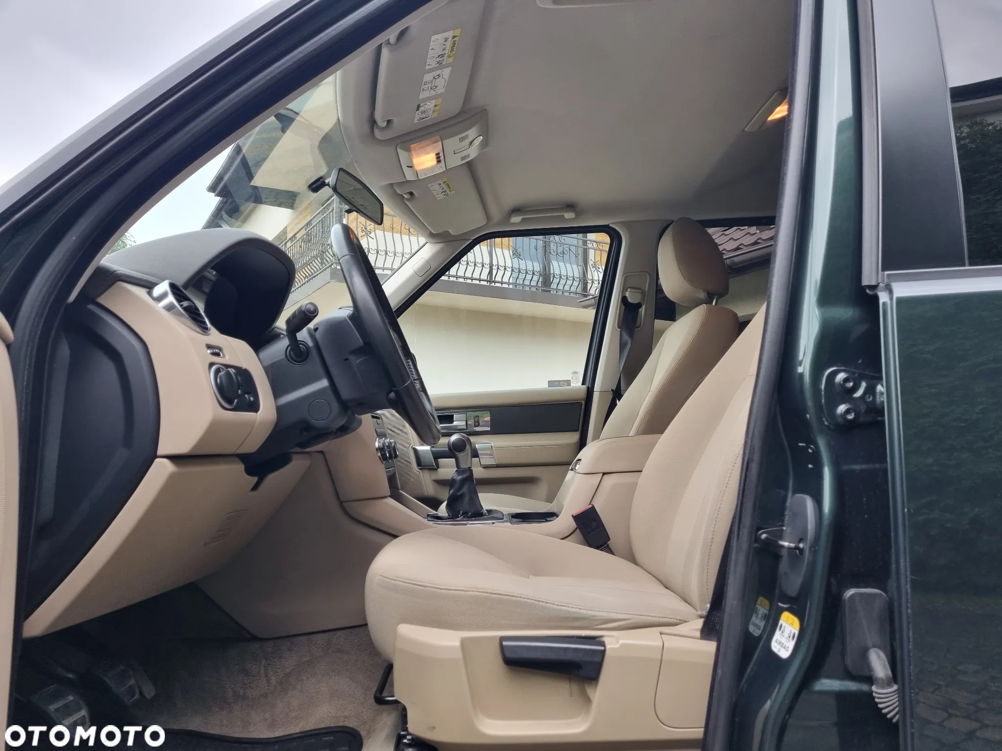 Land Rover Discovery IV 2.7D V6 S - 5