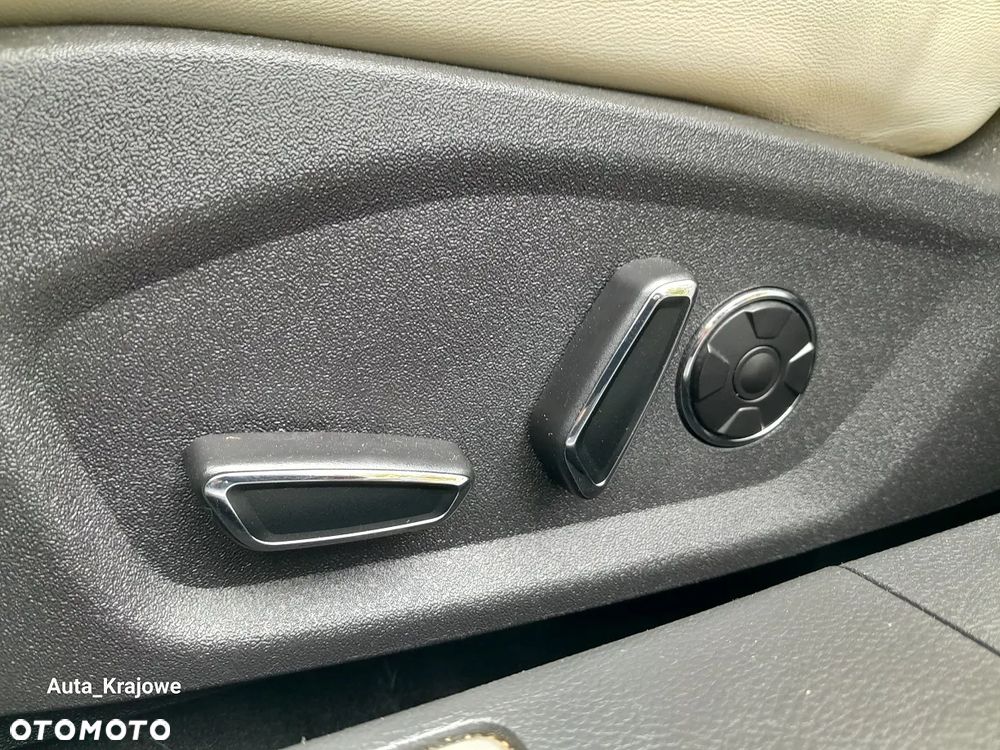 Ford Mondeo 2.0 Hybrid Vignale Plus - 32
