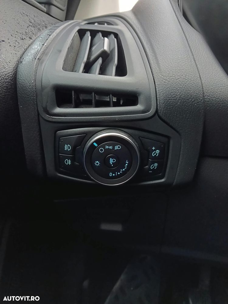 Ford Focus - 12