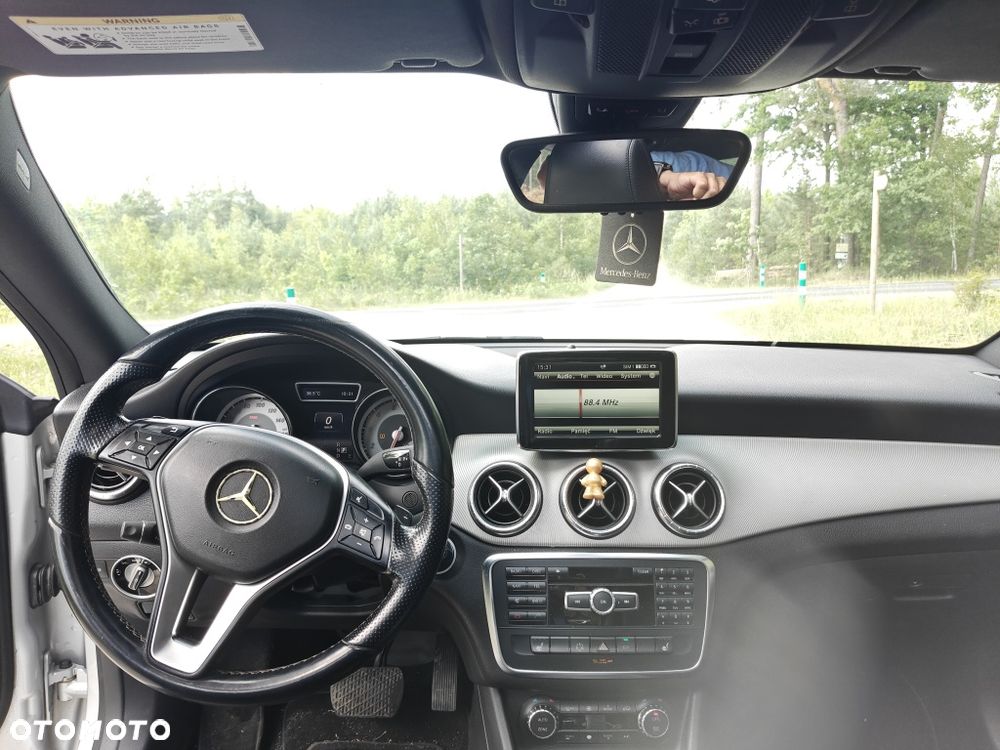 Mercedes-Benz CLA - 4