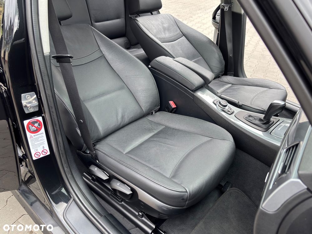 BMW Seria 3 320i - 26