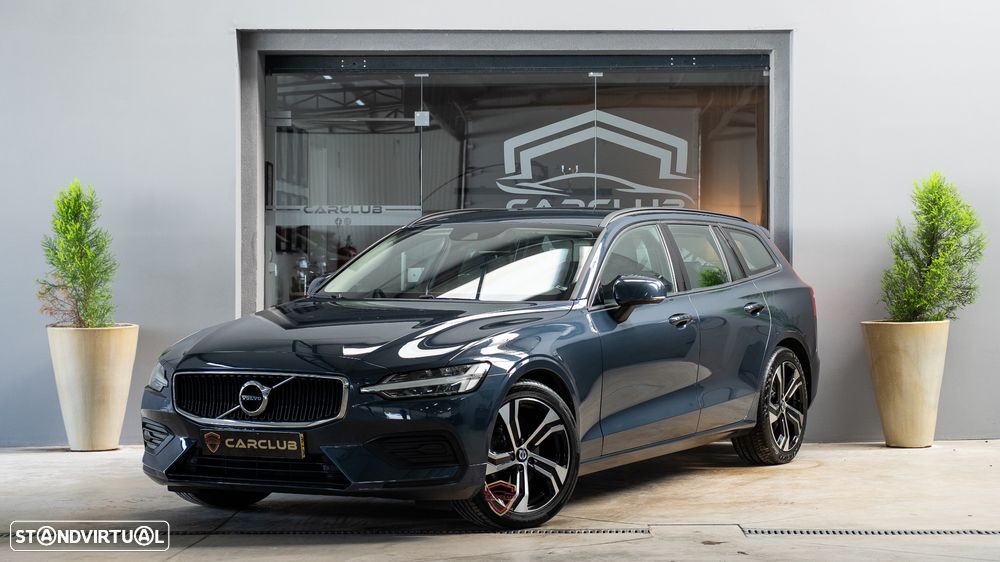 Volvo V60 2.0 D3 Momentum Geartronic - 1