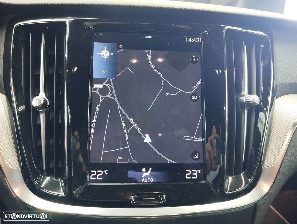 Volvo S60 2.0 T8 PHEV R-Design AWD - 24