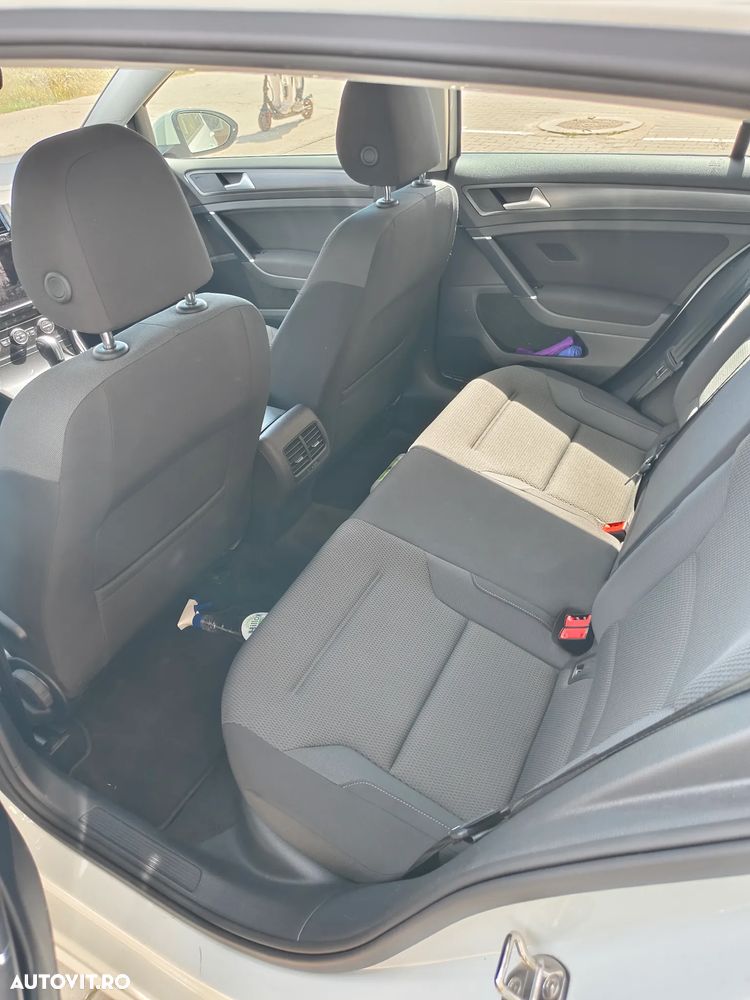 Volkswagen Golf - 13