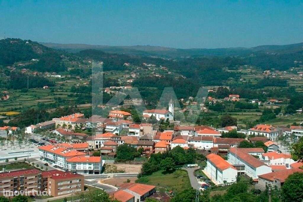 Terreno plano com PIP para construção com cerca de 2.000m2 e ruínas. - Grande imagem: 3/5