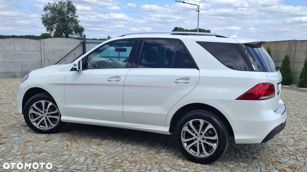 Mercedes-Benz GLE 400 4-Matic 7G-TRONIC - 3