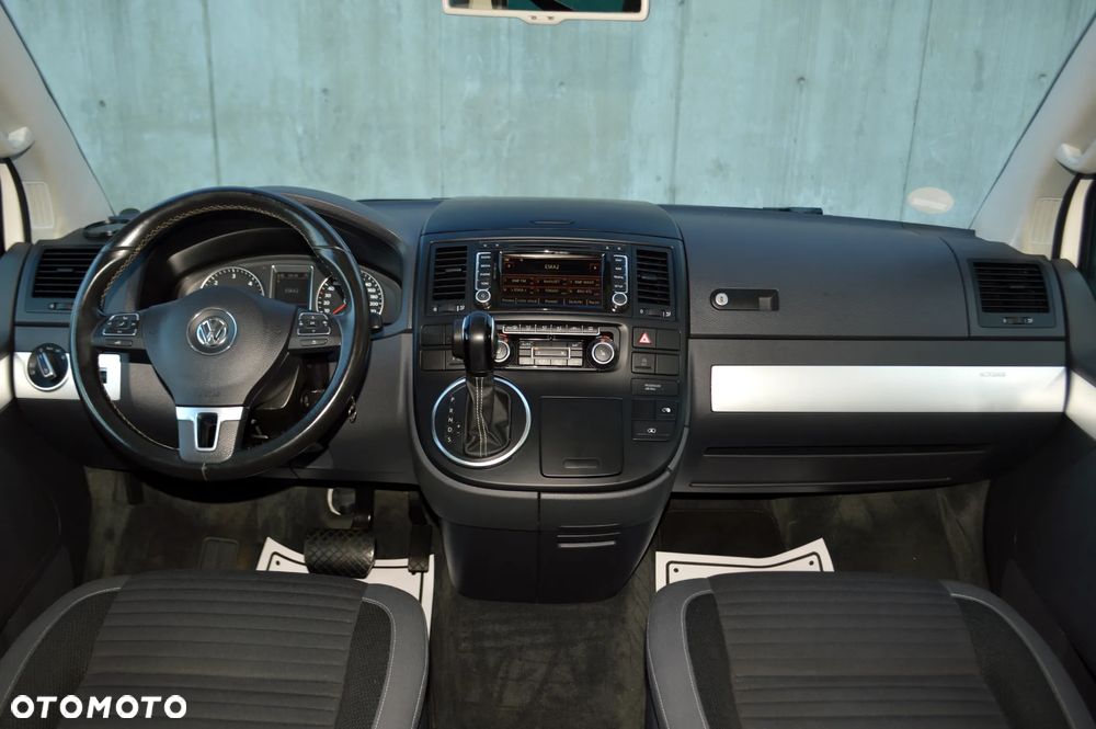 Volkswagen Multivan - 15