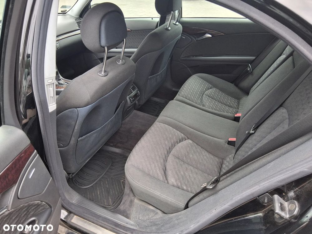 Mercedes-Benz Klasa E 240 4-Matic Classic - 12