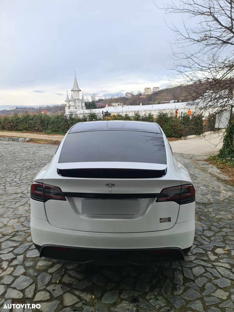 Tesla Model X - 2