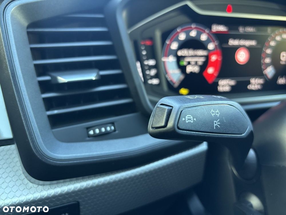 Audi A1 Sportback 30 TFSI Advanced S-tronic - 27