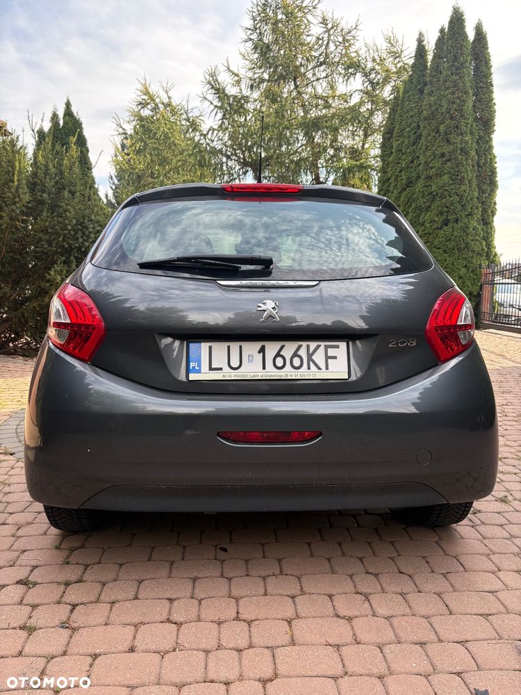 Peugeot 208 2014 photo 2