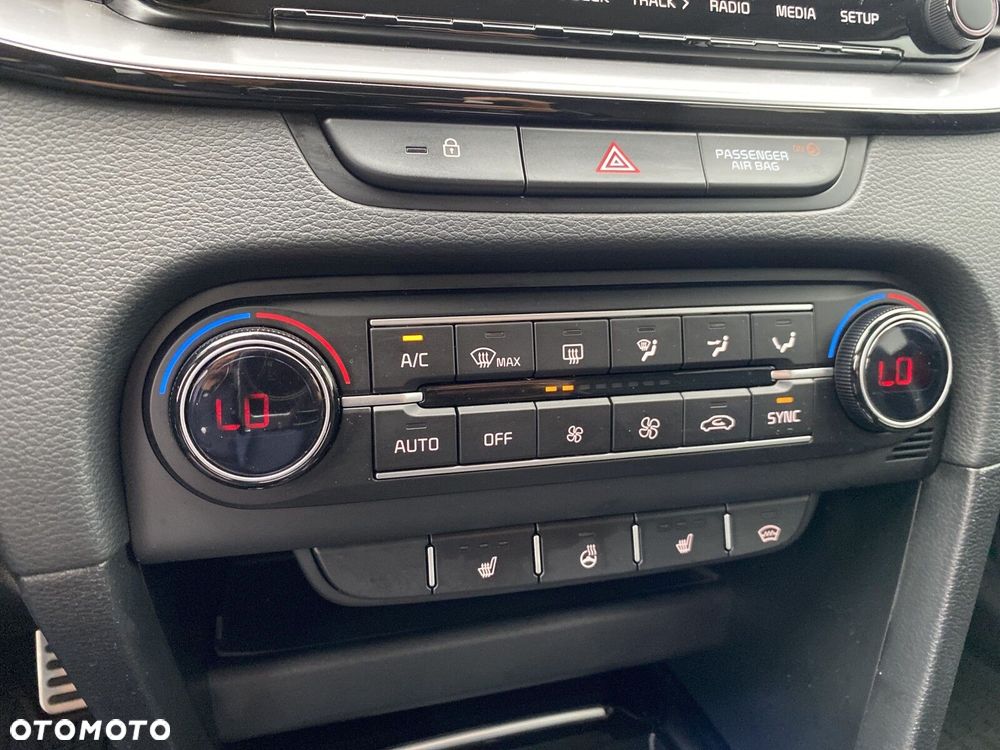 Kia Ceed - 26