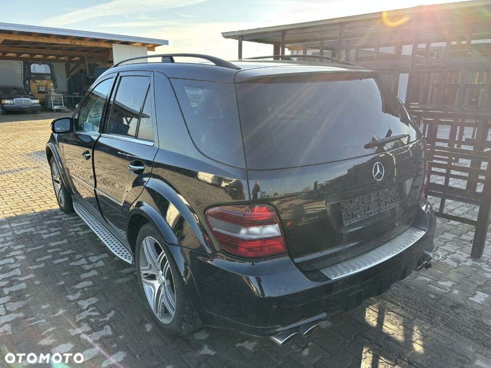 Mercedes-Benz ML 63 AMG 4Matic 7G-TRONIC - 4