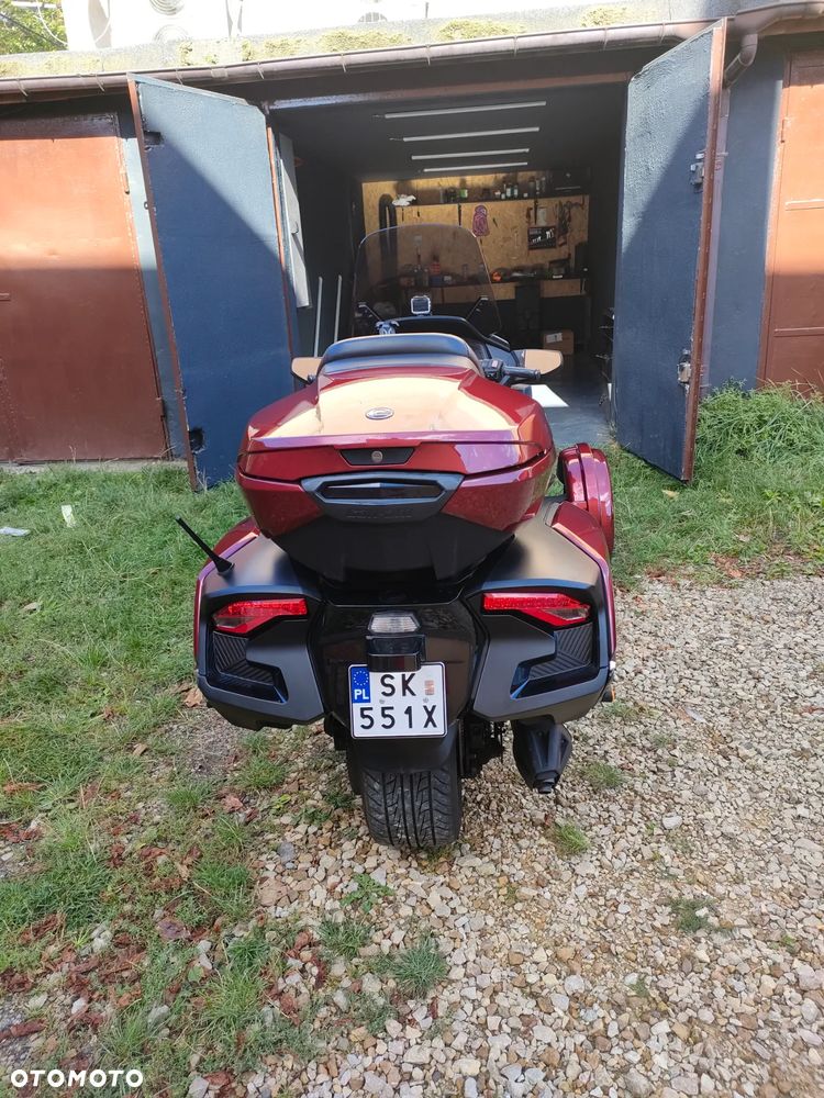 Can-Am Spyder - 17