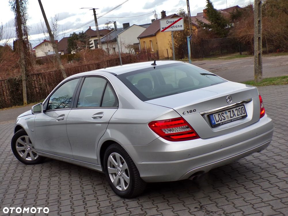 Mercedes-Benz Klasa C 180 BlueEFFICIENCY Elegance - 12