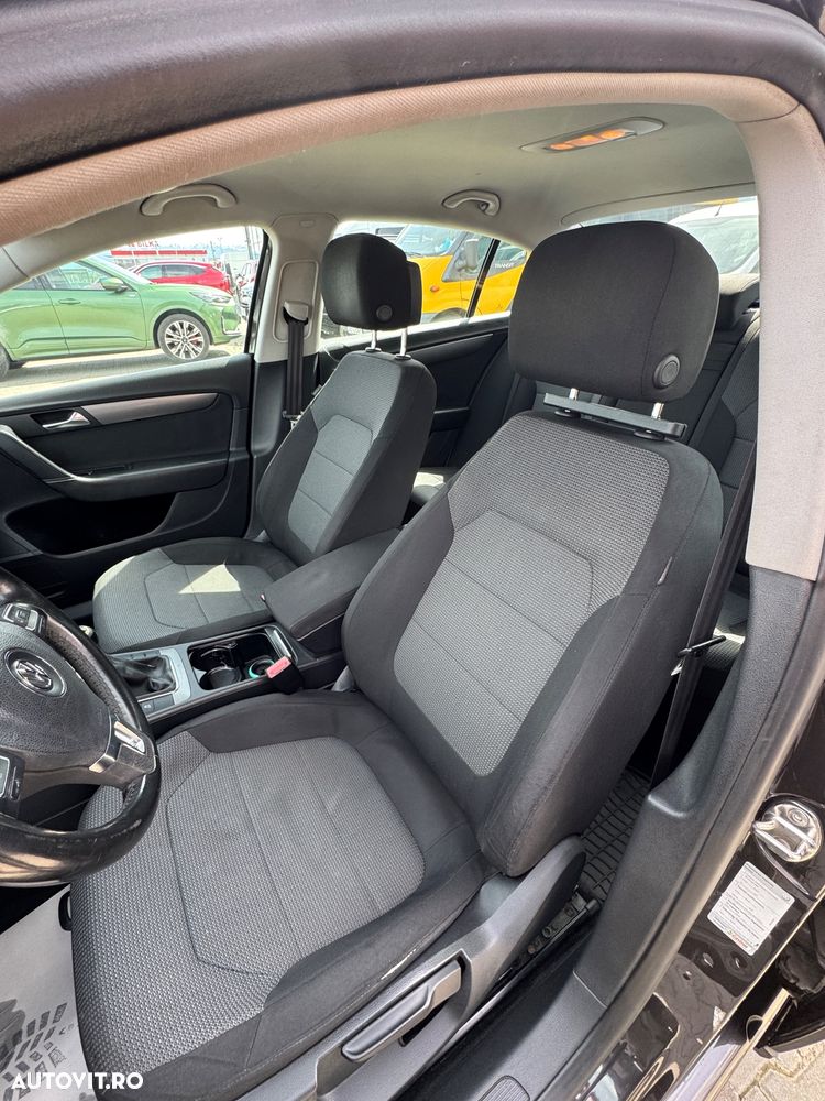 Volkswagen Passat 2.0 TDI 4Motion BlueMotion Technology Comfortline - 8