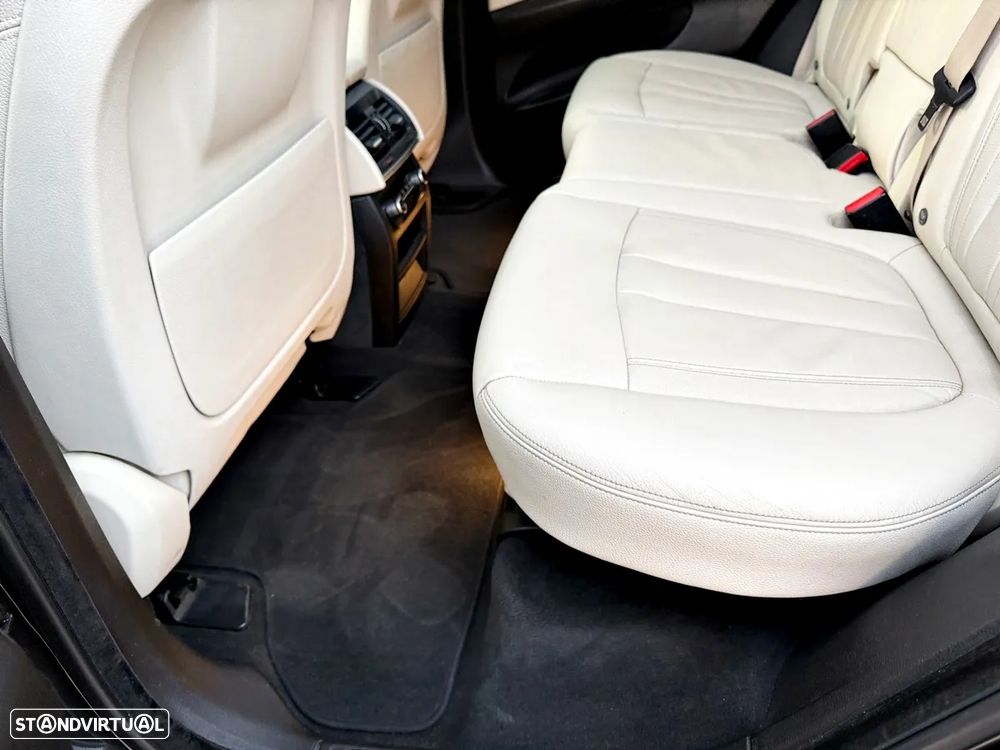 BMW X5 25 d sDrive Comfort 7L - 30