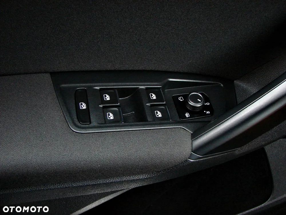 Volkswagen Tiguan 2.0 TDI SCR R-Line - 31