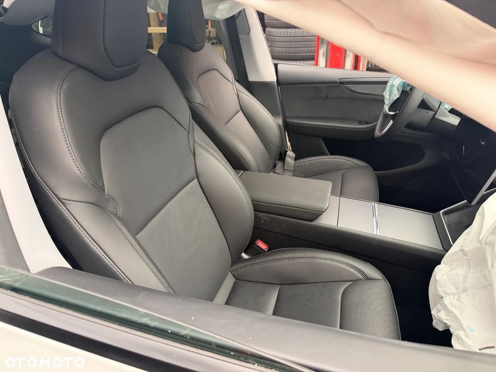 Tesla Model Y Long Range Dual Motor AWD - 15