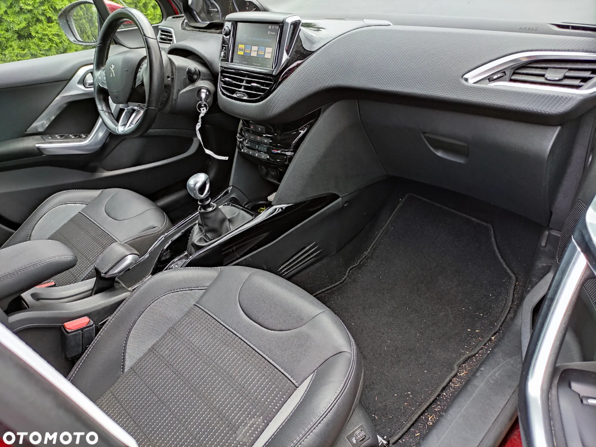 Peugeot 2008 PureTech 110 Stop&Start Allure - 4