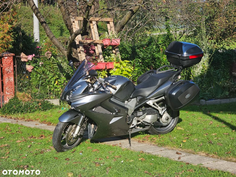 Honda VFR - 1