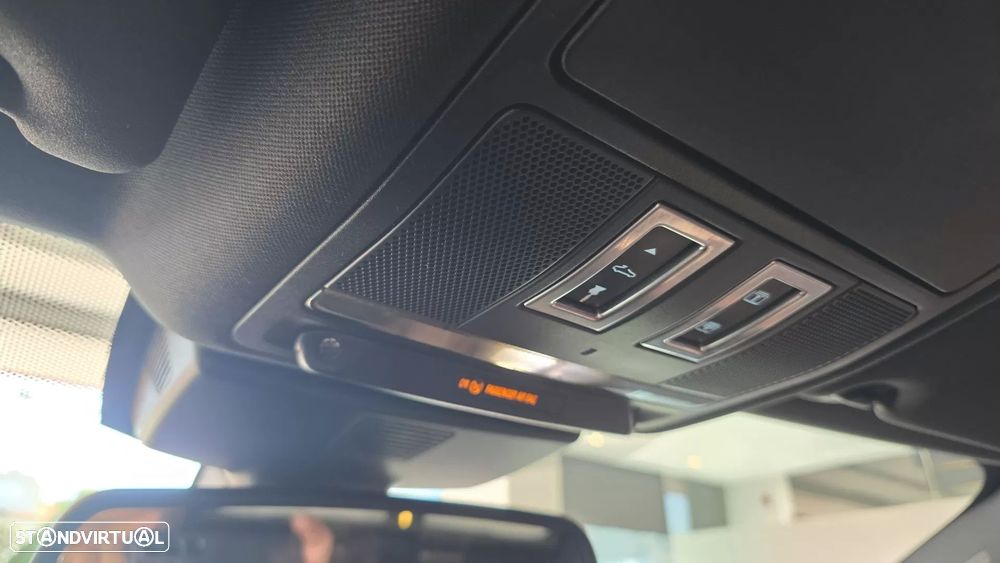 Jaguar XE 2.0 D R-Sport - 46