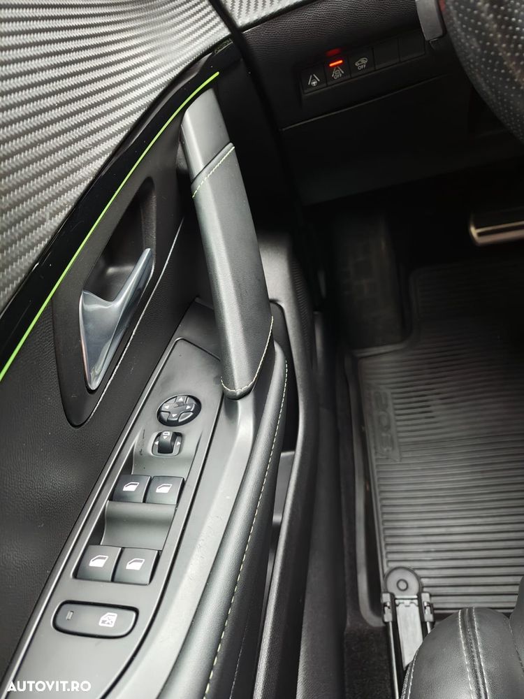 Peugeot 208 1.2 L PureTech STT EAT8 GT Line - 7