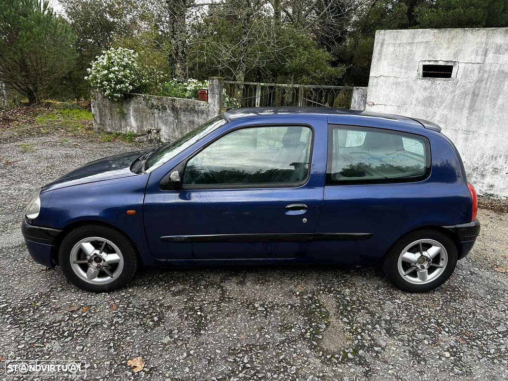 Renault Clio 1.9 D RXE - 3