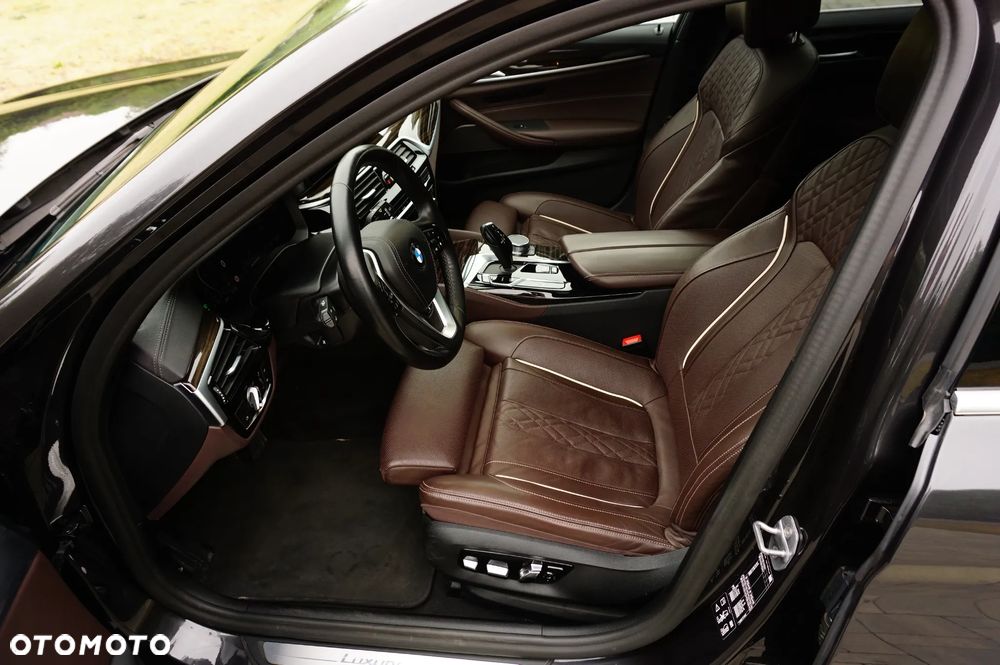 BMW Seria 5 530i xDrive mHEV Luxury Line - 13