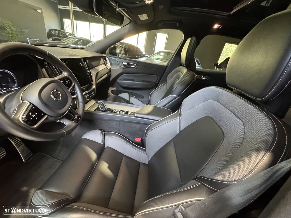 Volvo XC 60 2.0 T6 PHEV R-Design AWD - 27