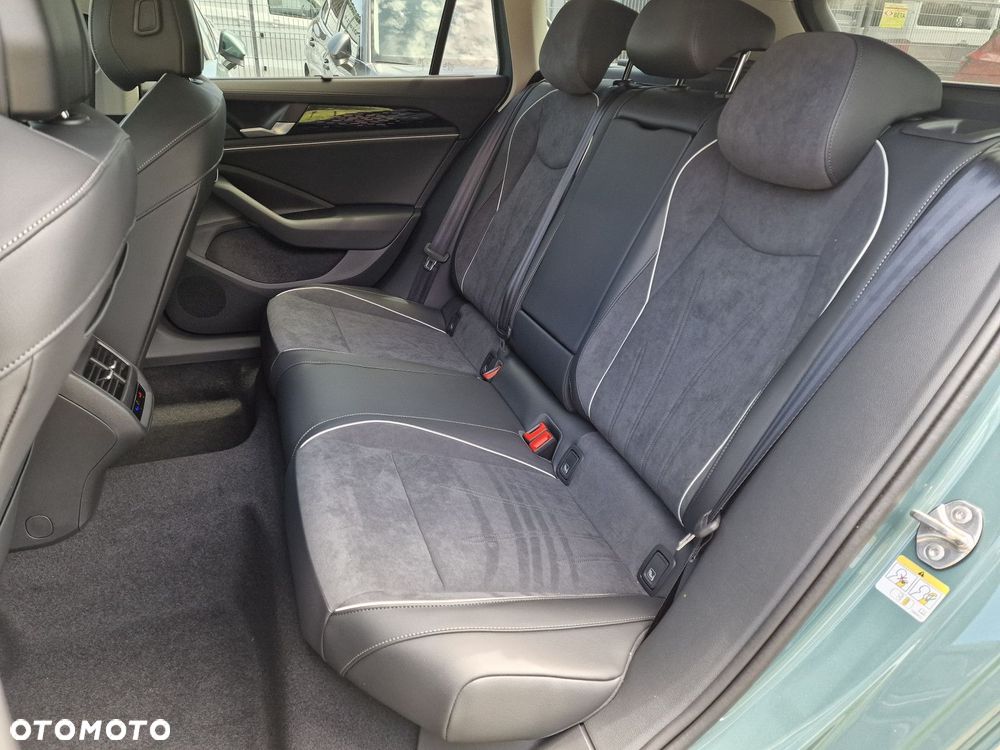 Volkswagen Passat - 13