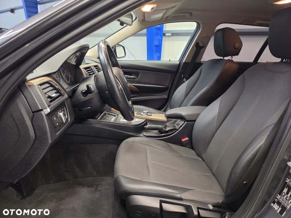 BMW Seria 3 318d Blue Performance Modern Line - 23