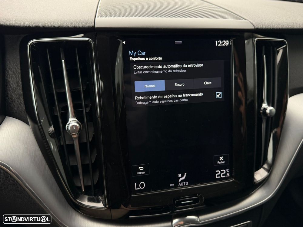 Volvo XC 60 2.0 D4 Momentum Geartronic - 44