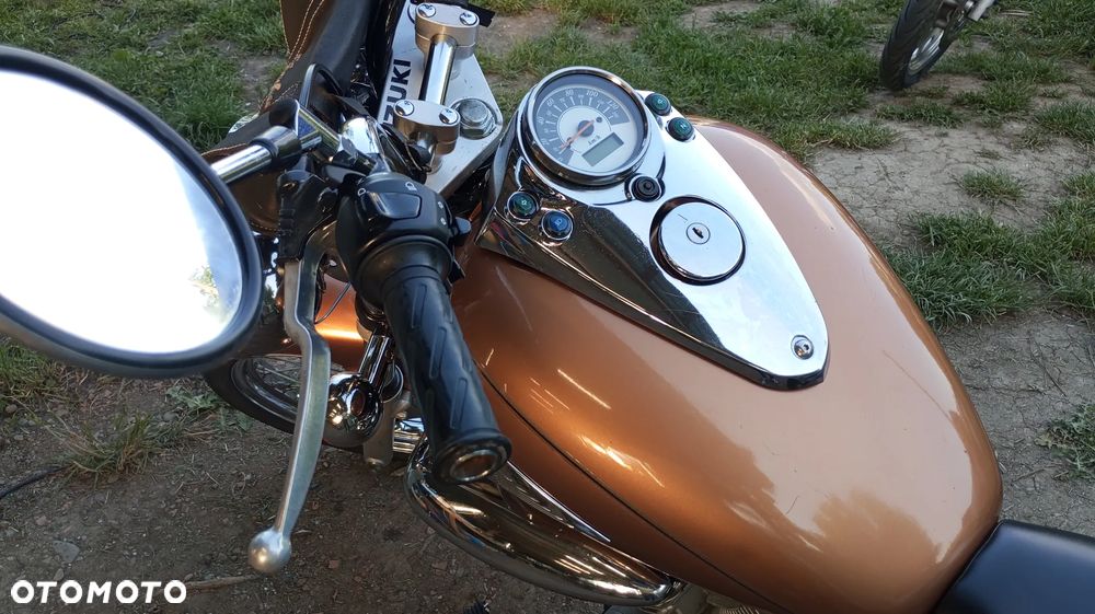 Suzuki Intruder - 5