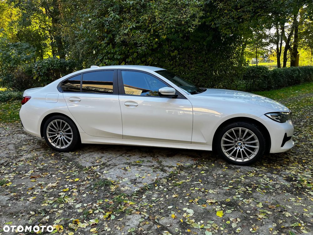 BMW Seria 3 318i - 4