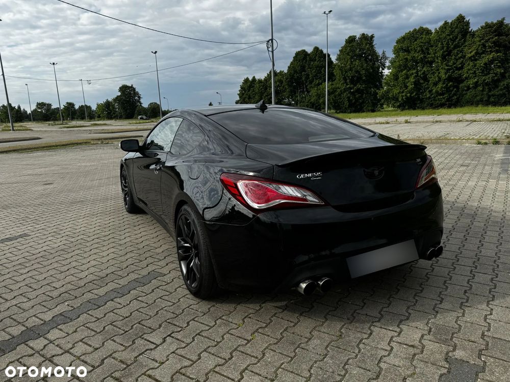 Hyundai Genesis Coupe 3.8 V6 - 8