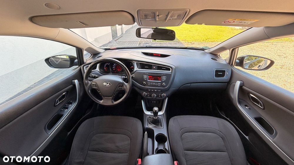 Kia Ceed 1.4 CVVT UEFA EURO 2016 - 14