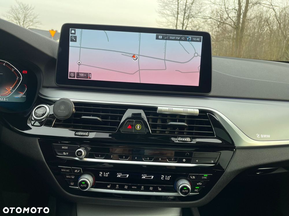 BMW Seria 5 520d Luxury Line sport - 28