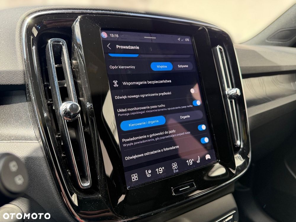 Volvo XC 40 - 24