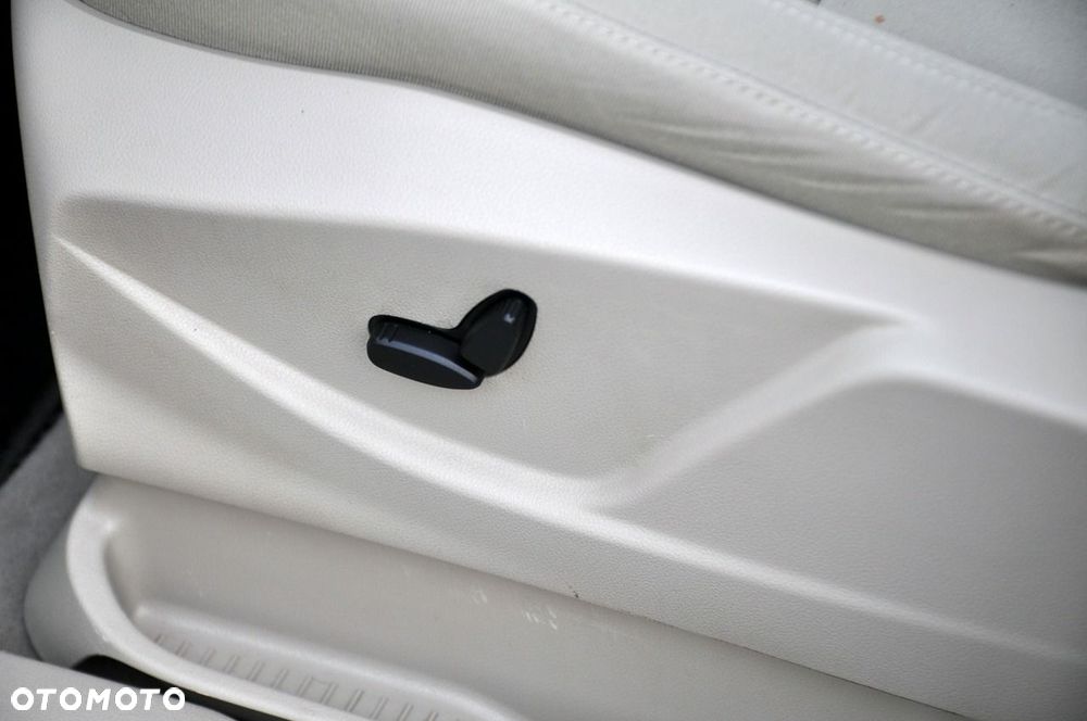 Ford Grand C-MAX - 24