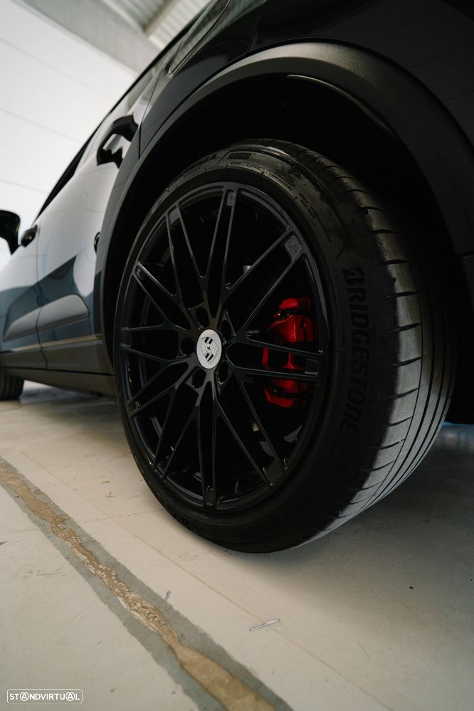 Porsche Macan Electric - 11
