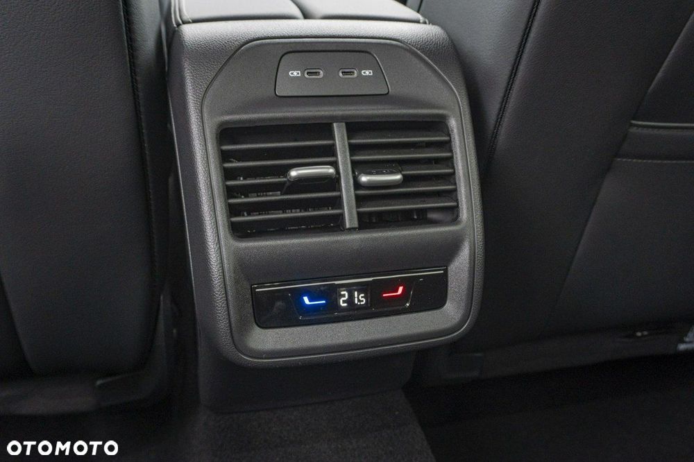 Volkswagen Passat - 27