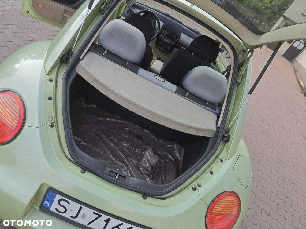 Volkswagen New Beetle - 10
