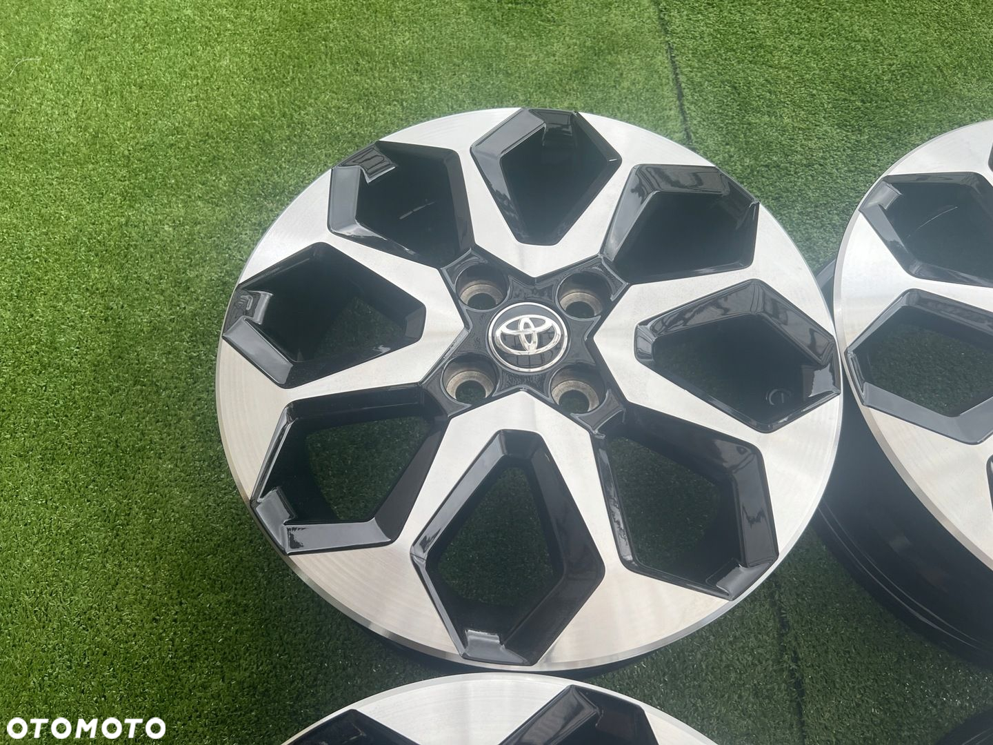 KOMPLET FELG FELGI ALU TOYOTA YARIS AYGO 15 4X100 ET35 ORYGINALNE - 6