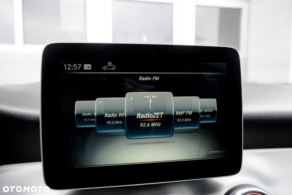 Mercedes-Benz CLA 200 7G-DCT AMG Line - 23