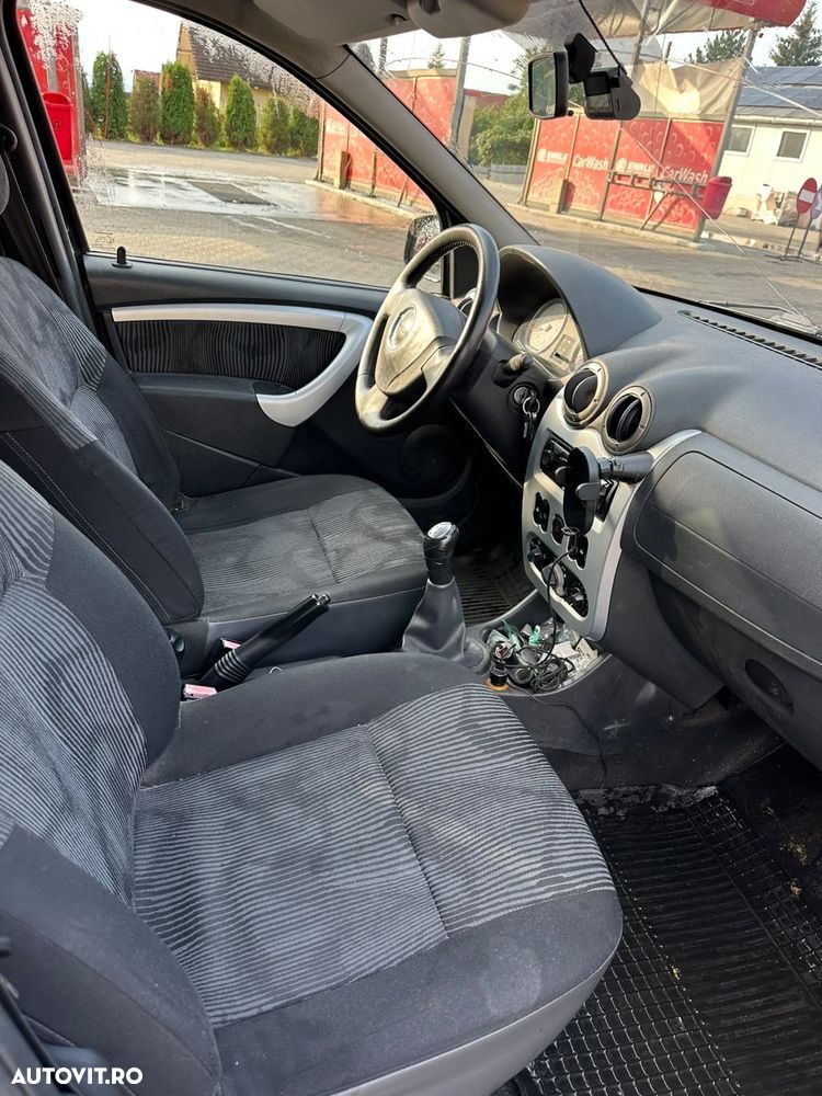 Dacia Logan - 5